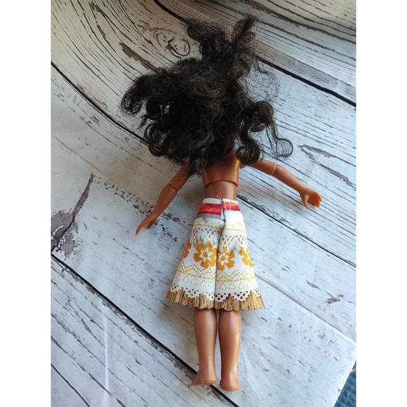 2015 Hasbro MOANA DOLL Disney Hawaiian Girl Action Figure Articulated 10" - Picture 4 of 7